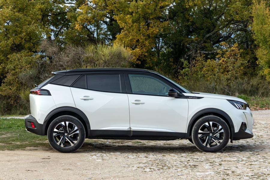  Peugeot 2008 GT Line 2019 года  (WW) (фото 16 из 40)